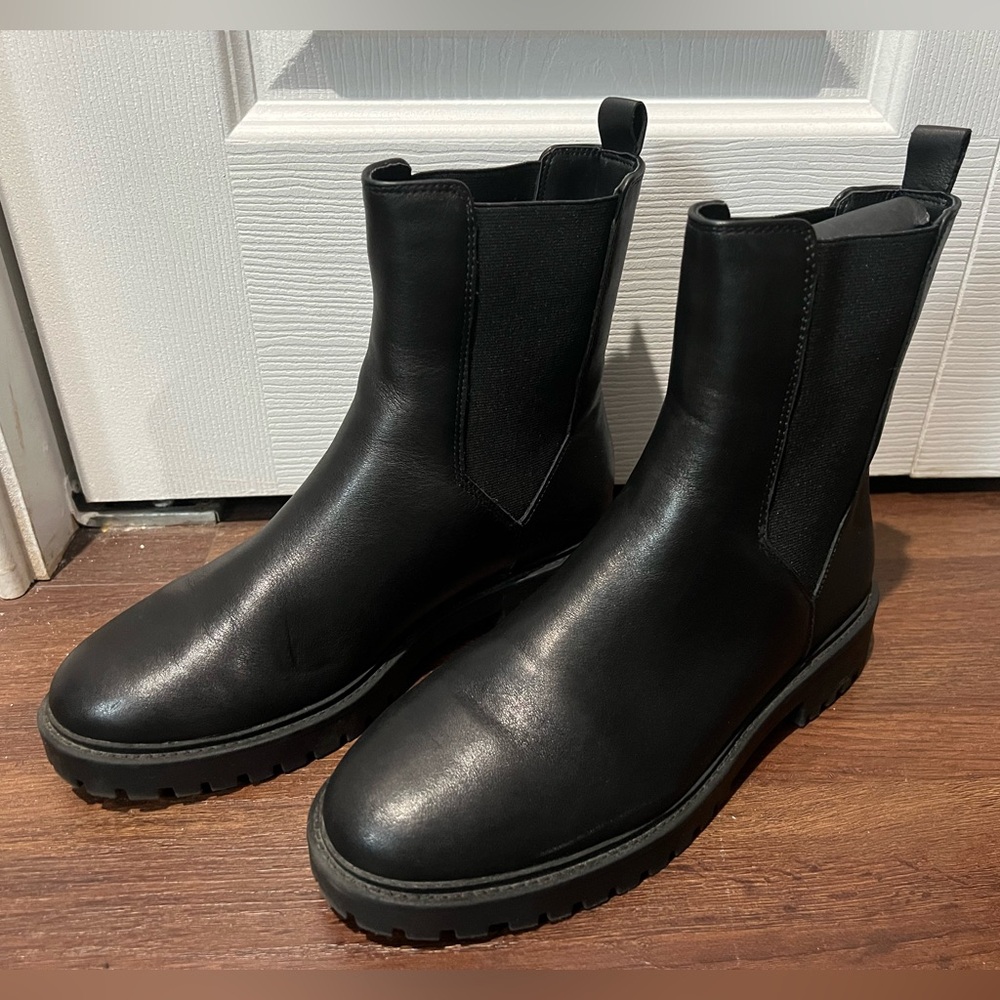 BR Factory Lug Sole Leather Chelsea Boots